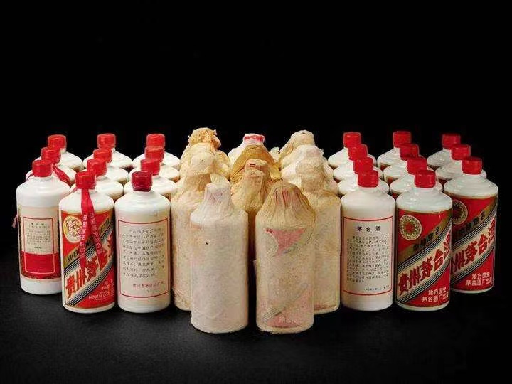 阿拉尔农场日照岚山回收酒价格哪里回收(附近上门回收茅台酒）?